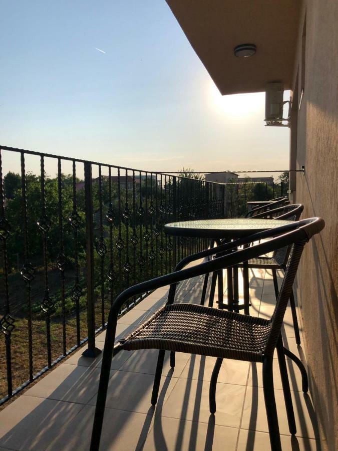 מלון קוסטינסטי Eden Blue מראה חיצוני תמונה